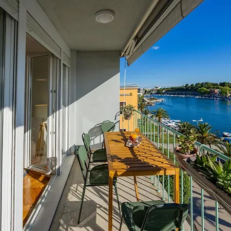 Apartman Harbor Lights