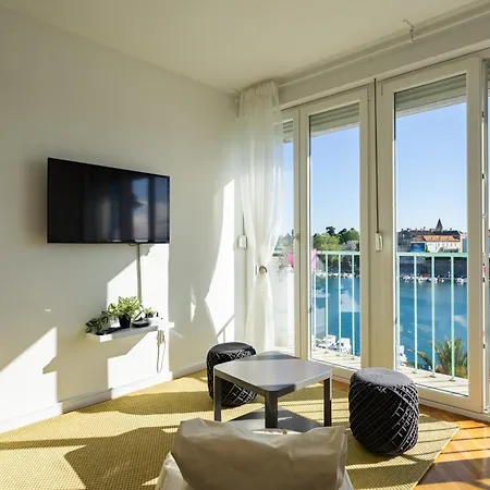 Harbor Lights Apartman